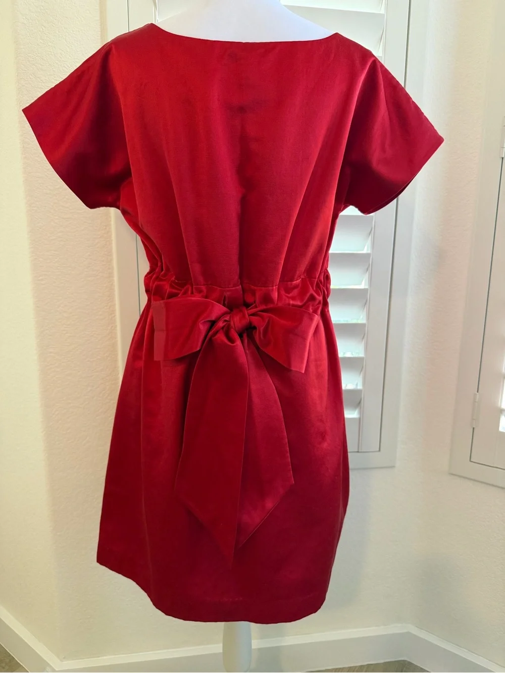 Kate Spade New York Red Silk-Lined Shift Dress with Back Bow
